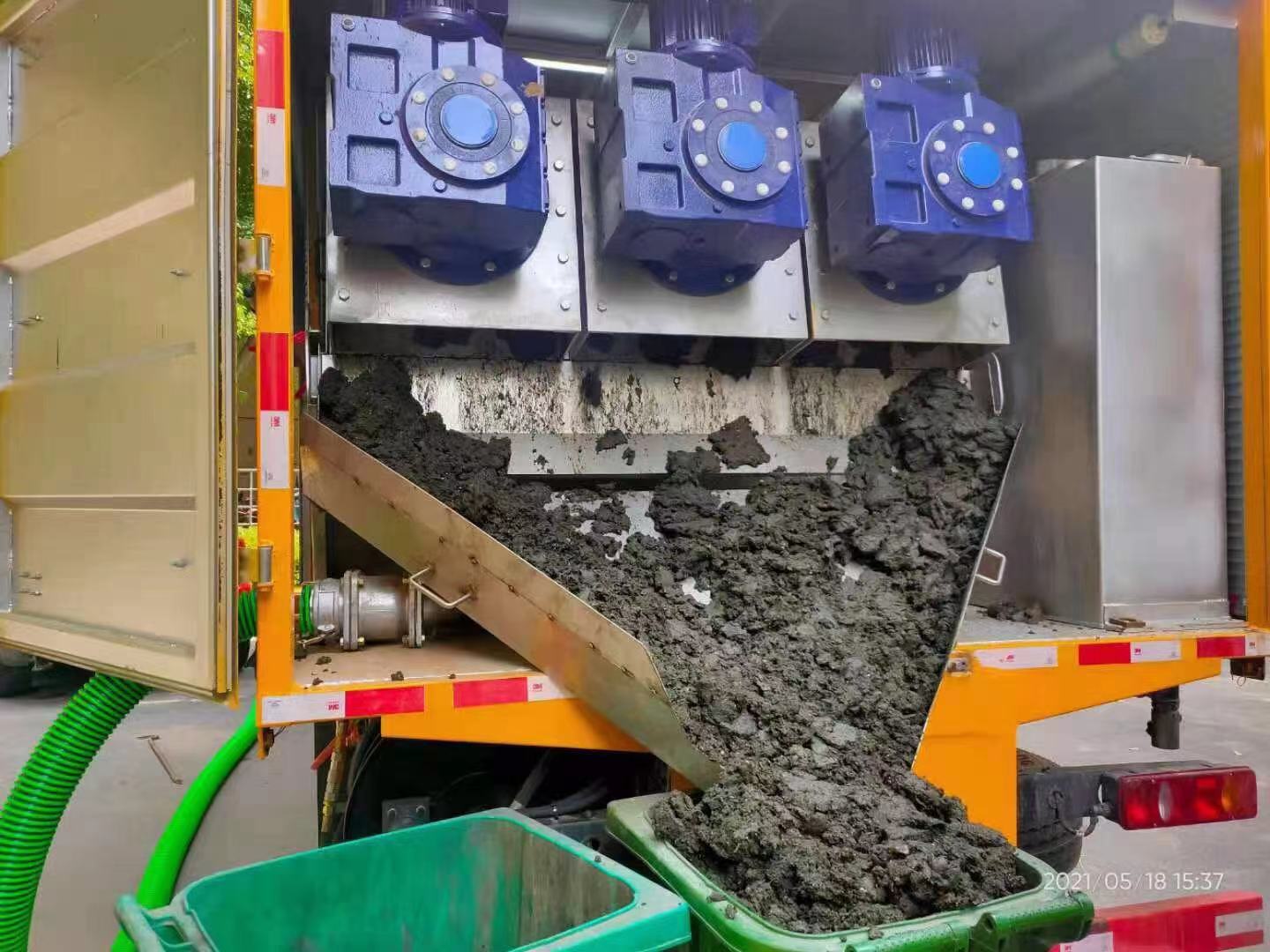 曲麻莱化粪池清掏城市维护站-泥浆净化干湿分离处理